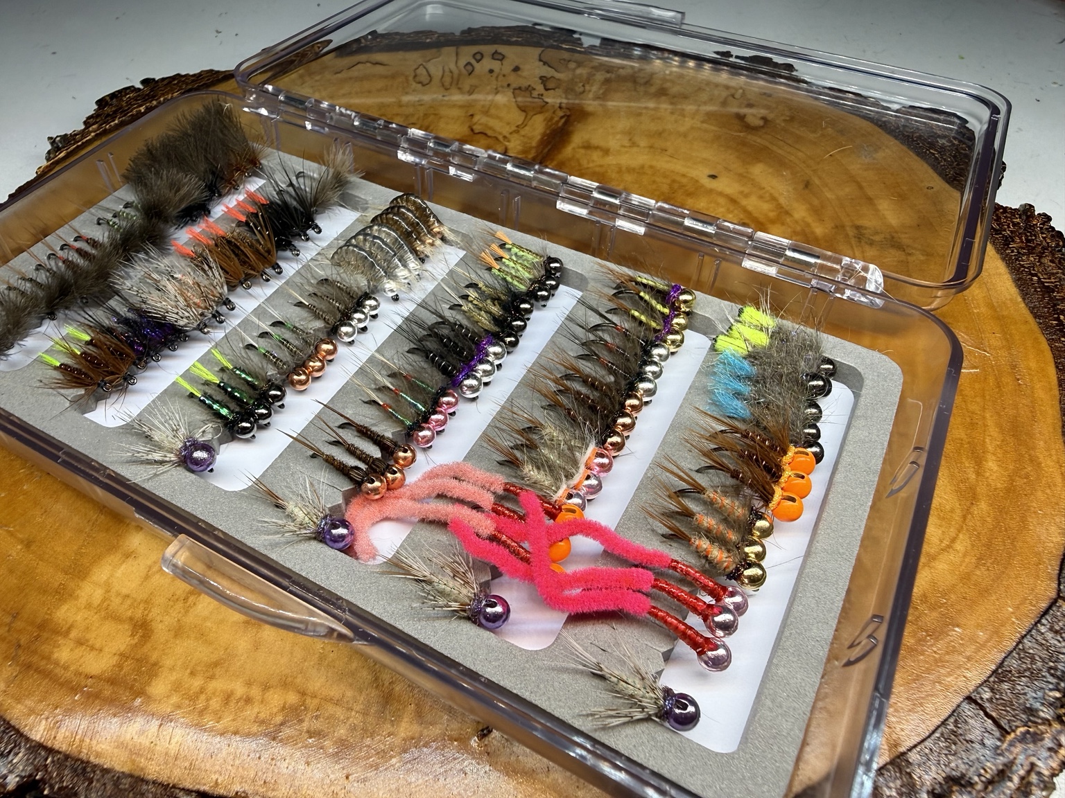 Zestaw 100 much Gammarus – nimfy, kiełże, suche i mokre muchy – widok 2